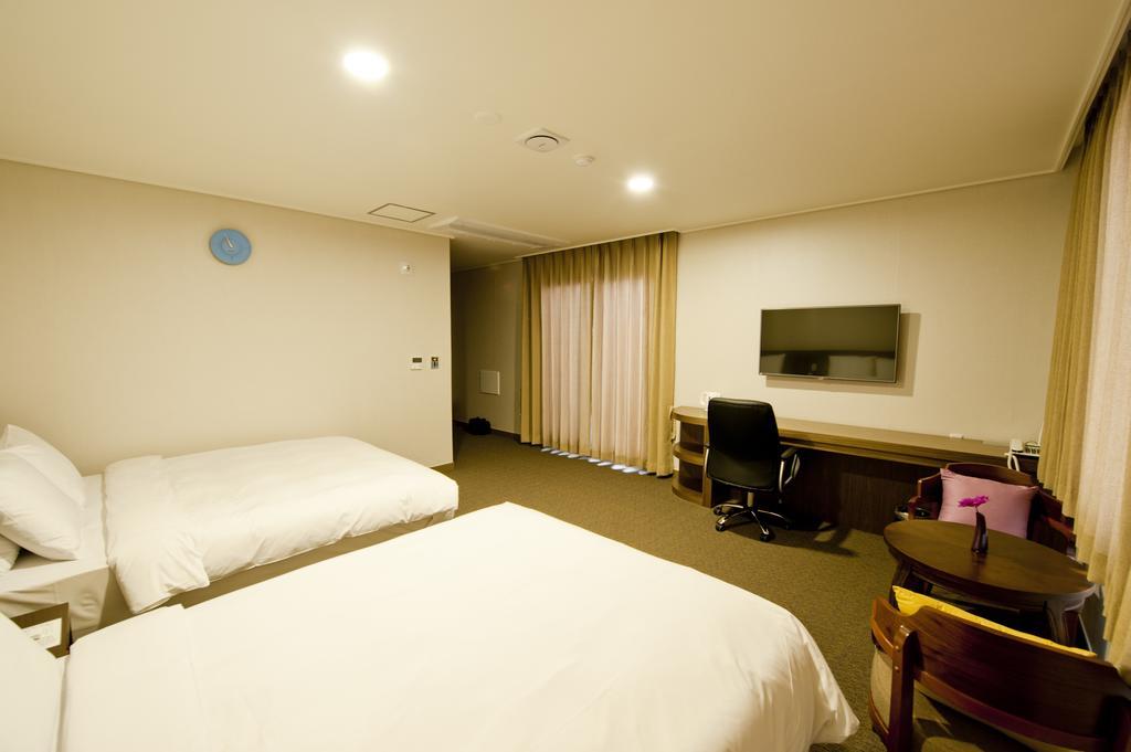 Jeonju Yeonghwa Hotel חדר תמונה
